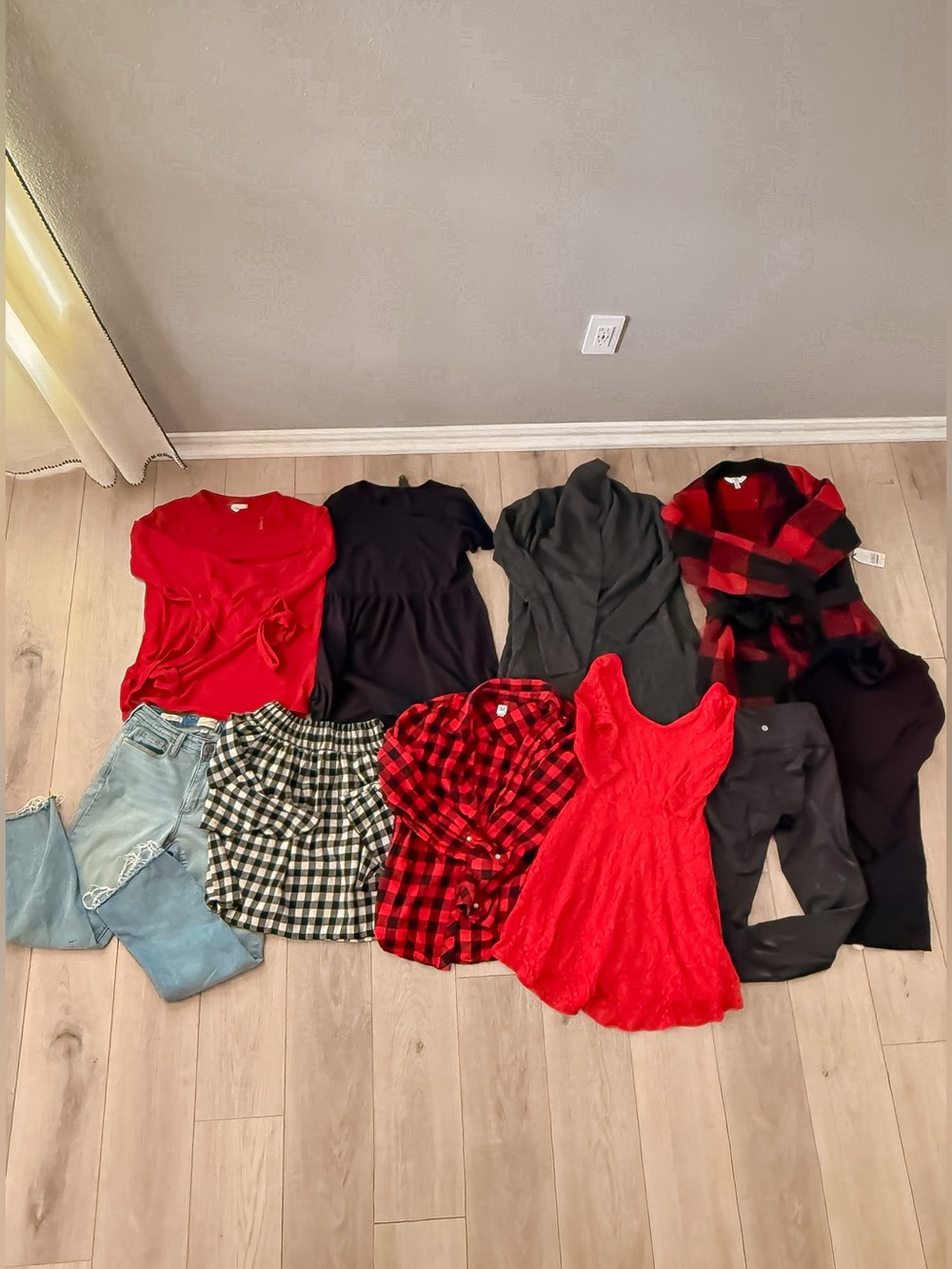 WOMENS TRENDY AND FESTIVE BOUTIQUE FALL WINTER OUTFIT CAPSULE BUNDLE SIZE SMALL